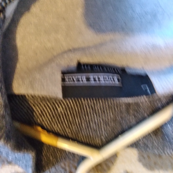 Large Buckle Sweater - Picture 3 of 3